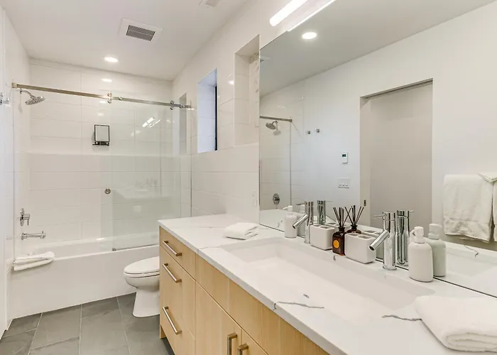 1 Mi To Downtown Jackson: Modern Retreat W/ Views
