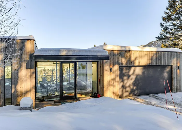 1 Mi To Downtown Jackson: Modern Retreat W/ Views Holiday home Jackson