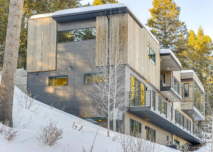 1 Mi To Downtown Jackson: Modern Retreat W/ Views