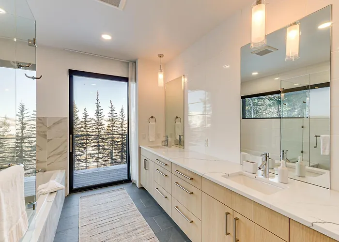 1 Mi To Downtown Jackson: Modern Retreat W/ Views Holiday home *