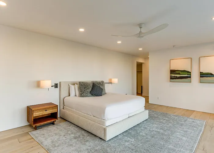 1 Mi To Downtown Jackson: Modern Retreat W/ Views Holiday home