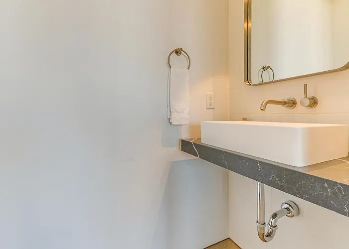 1 Mi To Downtown Jackson: Modern Retreat W/ Views *
